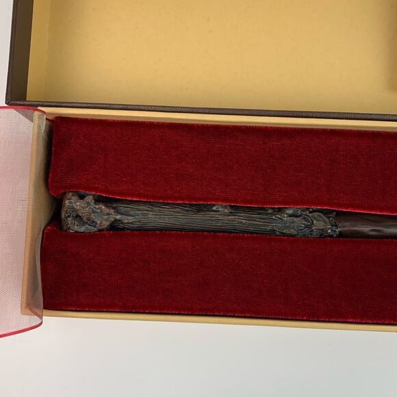 New The Noble Collection Wizarding World Harry Potter Wand with Ollivanders Box - Picture 9 of 10